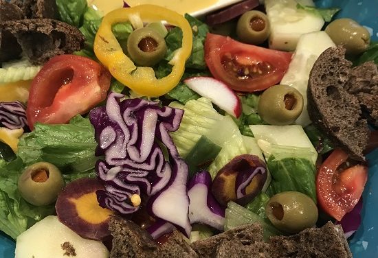 Deli salad with pumpernickel croutons