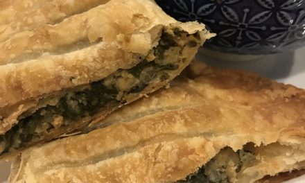 Greek Spinach and cheese pie (Spanakopida)