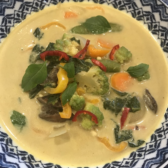 Image of a Thai green, curry, soup